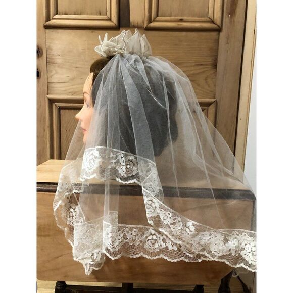 Womens Wedding Bridal Veil 2 Tiers Lace White Vintage main image 6